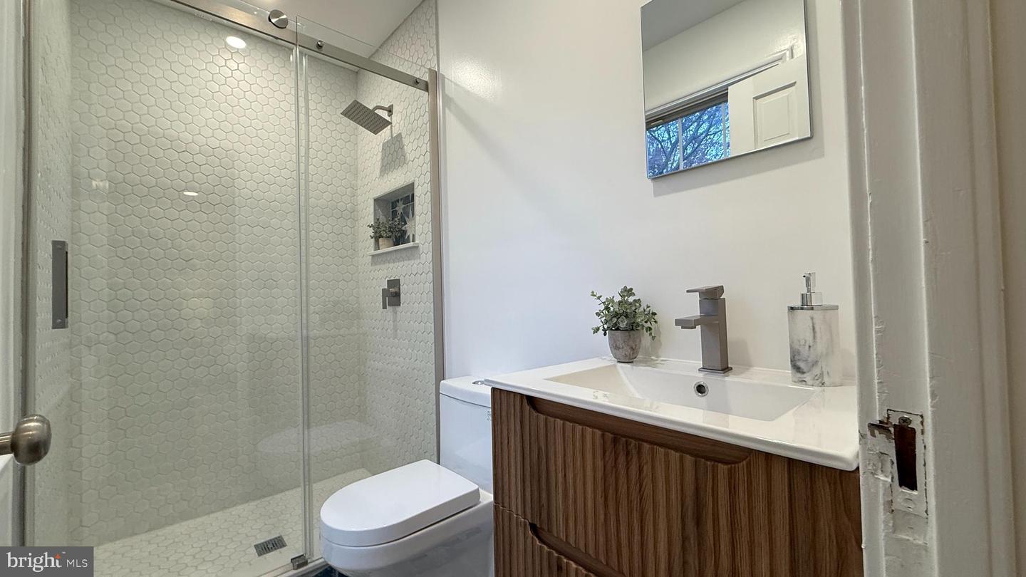 5431 41ST NW, WASHINGTON, District Of Columbia 20015, 4 Bedrooms Bedrooms, ,4 BathroomsBathrooms,Residential,For sale,5431 41ST NW,DCDC2232762 MLS # DCDC2232762