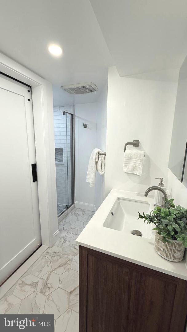 5431 41ST NW, WASHINGTON, District Of Columbia 20015, 4 Bedrooms Bedrooms, ,4 BathroomsBathrooms,Residential,For sale,5431 41ST NW,DCDC2232762 MLS # DCDC2232762