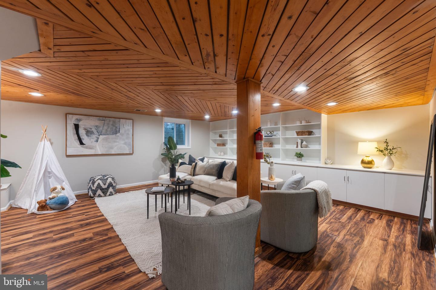 5431 41ST NW, WASHINGTON, District Of Columbia 20015, 4 Bedrooms Bedrooms, ,4 BathroomsBathrooms,Residential,For sale,5431 41ST NW,DCDC2232762 MLS # DCDC2232762