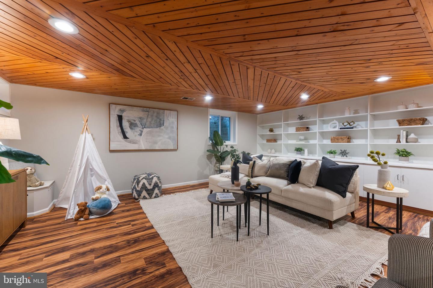 5431 41ST NW, WASHINGTON, District Of Columbia 20015, 4 Bedrooms Bedrooms, ,4 BathroomsBathrooms,Residential,For sale,5431 41ST NW,DCDC2232762 MLS # DCDC2232762