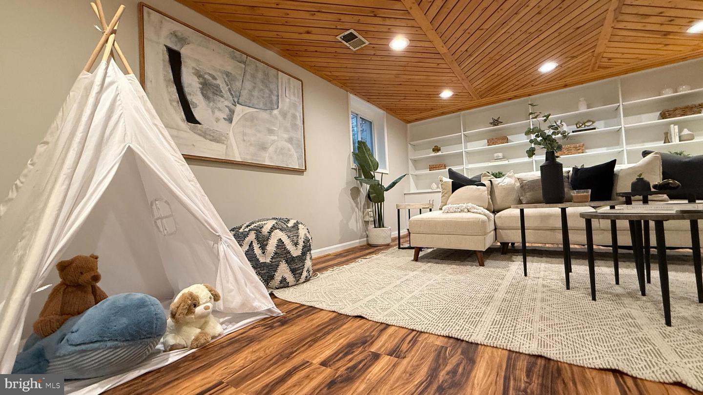 5431 41ST NW, WASHINGTON, District Of Columbia 20015, 4 Bedrooms Bedrooms, ,4 BathroomsBathrooms,Residential,For sale,5431 41ST NW,DCDC2232762 MLS # DCDC2232762