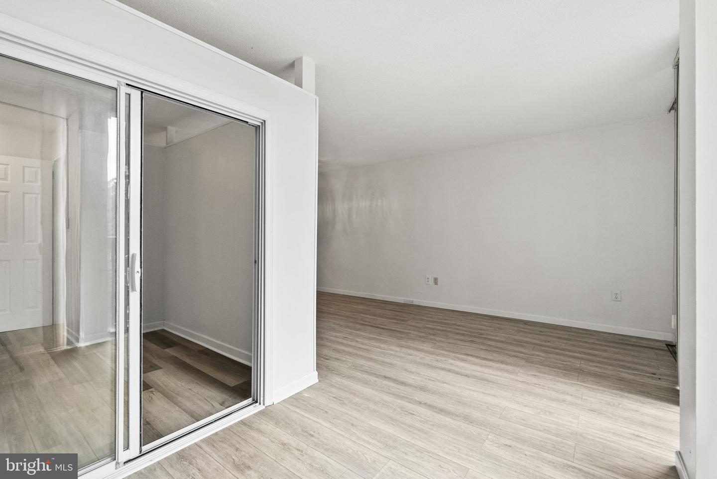 4600 S FOUR MILE RUN DR S #139, ARLINGTON, Virginia 22204, 1 Bedroom Bedrooms, ,1 BathroomBathrooms,Residential,For sale,4600 S FOUR MILE RUN DR S #139,VAAR2066362 MLS # VAAR2066362