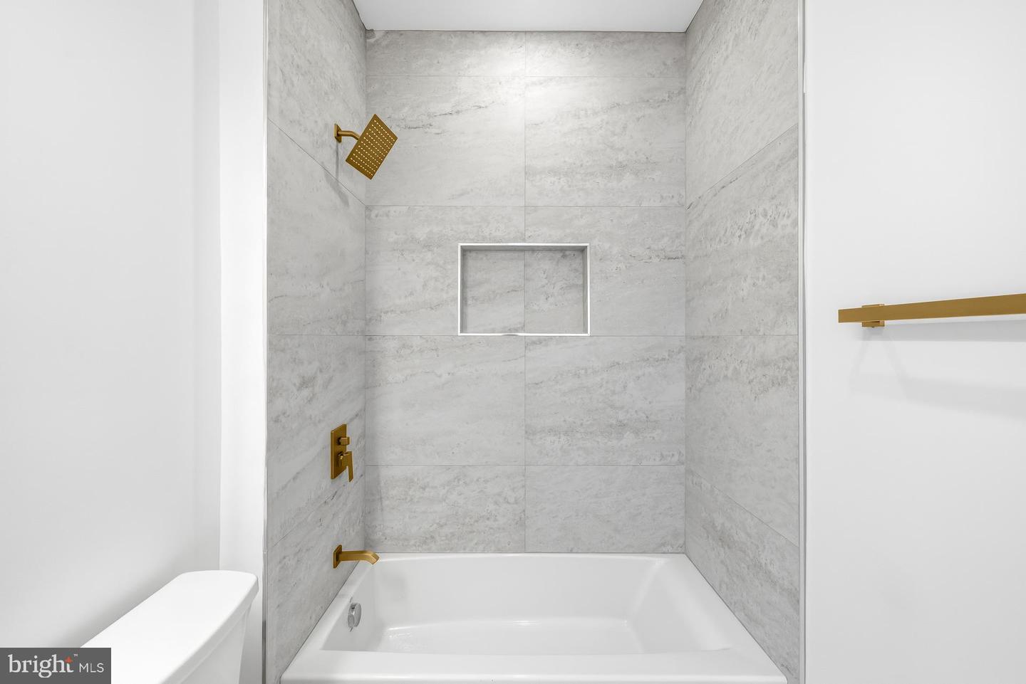 719 MEADOW LN SW, VIENNA, Virginia 22180, 6 Bedrooms Bedrooms, ,6 BathroomsBathrooms,Residential,For sale,719 MEADOW LN SW,VAFX2280146 MLS # VAFX2280146