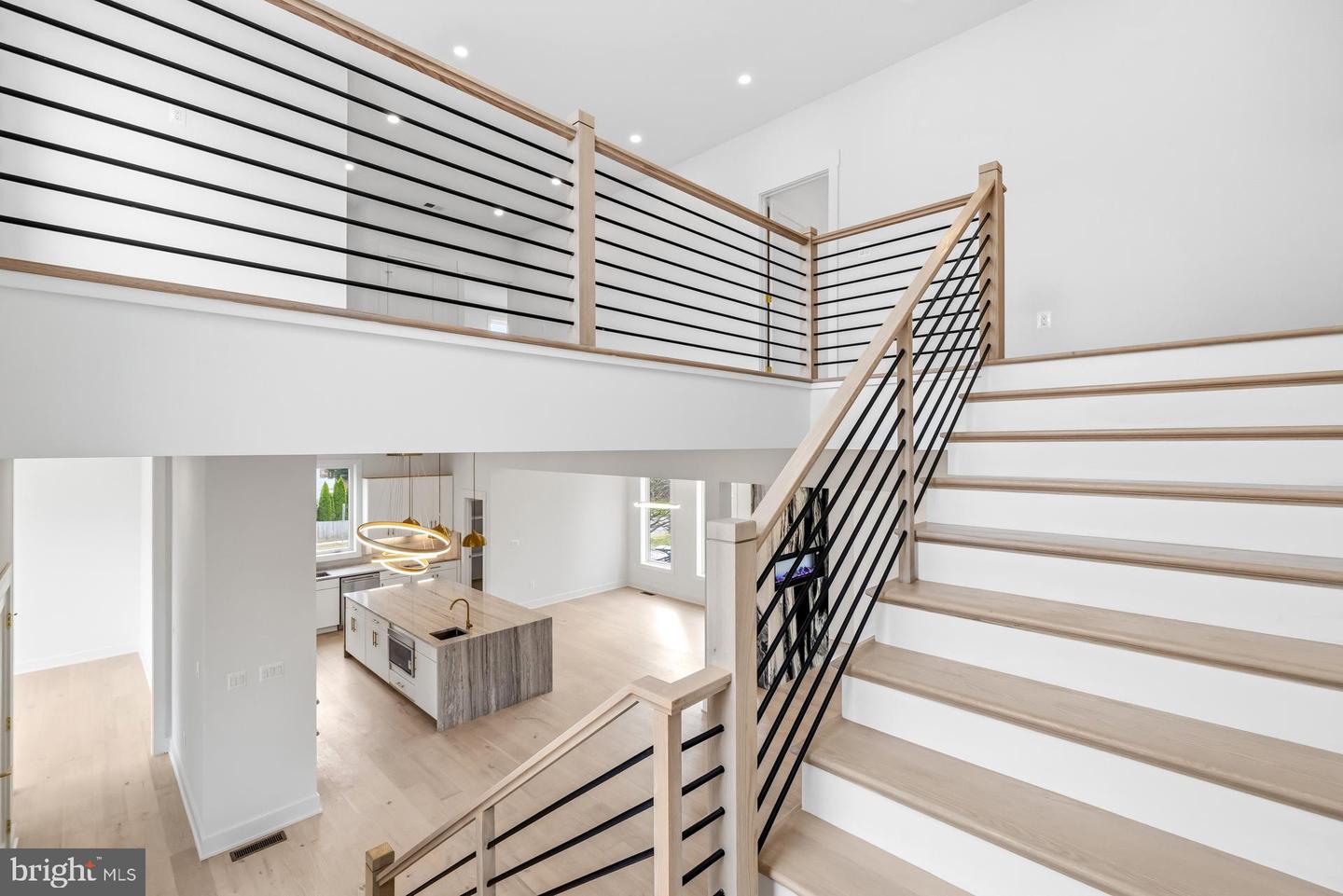 719 MEADOW LN SW, VIENNA, Virginia 22180, 6 Bedrooms Bedrooms, ,6 BathroomsBathrooms,Residential,For sale,719 MEADOW LN SW,VAFX2280146 MLS # VAFX2280146