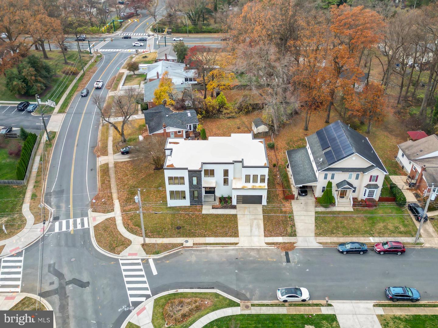 719 MEADOW LN SW, VIENNA, Virginia 22180, 6 Bedrooms Bedrooms, ,6 BathroomsBathrooms,Residential,For sale,719 MEADOW LN SW,VAFX2280146 MLS # VAFX2280146