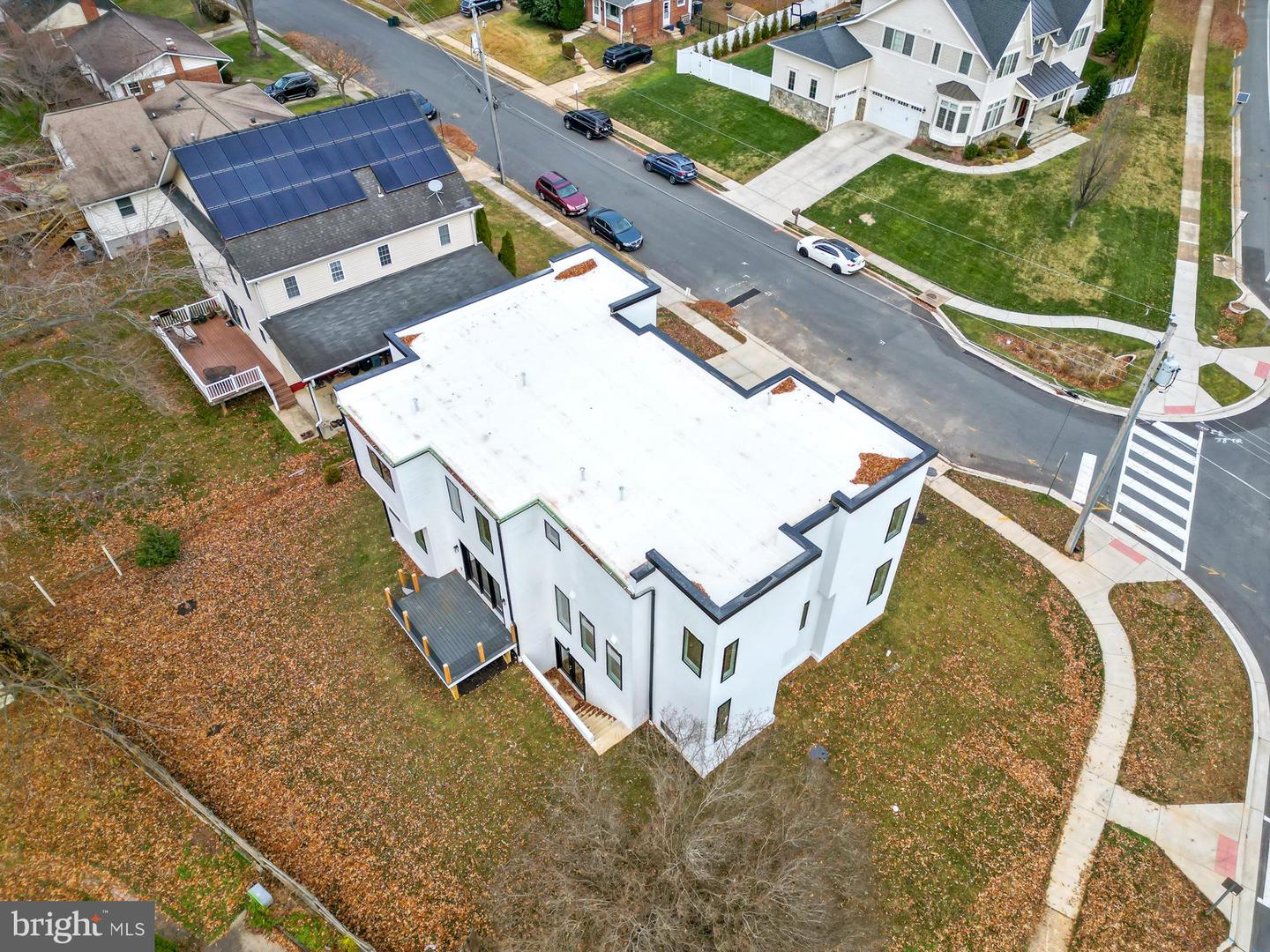 719 MEADOW LN SW, VIENNA, Virginia 22180, 6 Bedrooms Bedrooms, ,6 BathroomsBathrooms,Residential,For sale,719 MEADOW LN SW,VAFX2280146 MLS # VAFX2280146