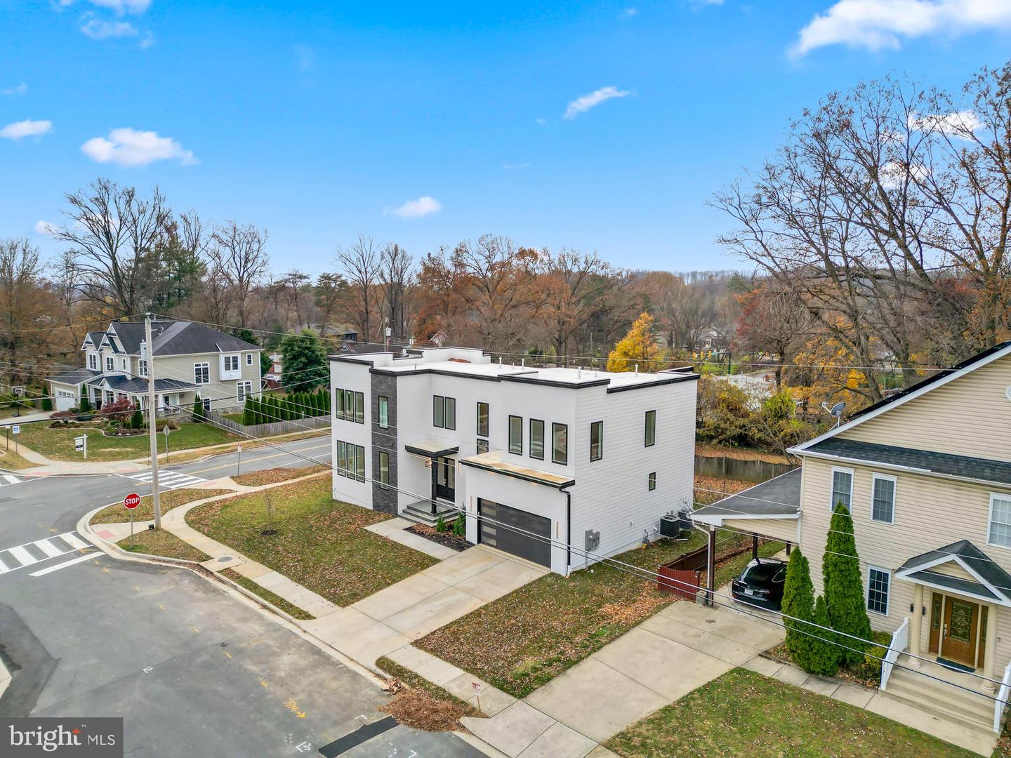 719 MEADOW LN SW, VIENNA, Virginia 22180, 6 Bedrooms Bedrooms, ,6 BathroomsBathrooms,Residential,For sale,719 MEADOW LN SW,VAFX2280146 MLS # VAFX2280146