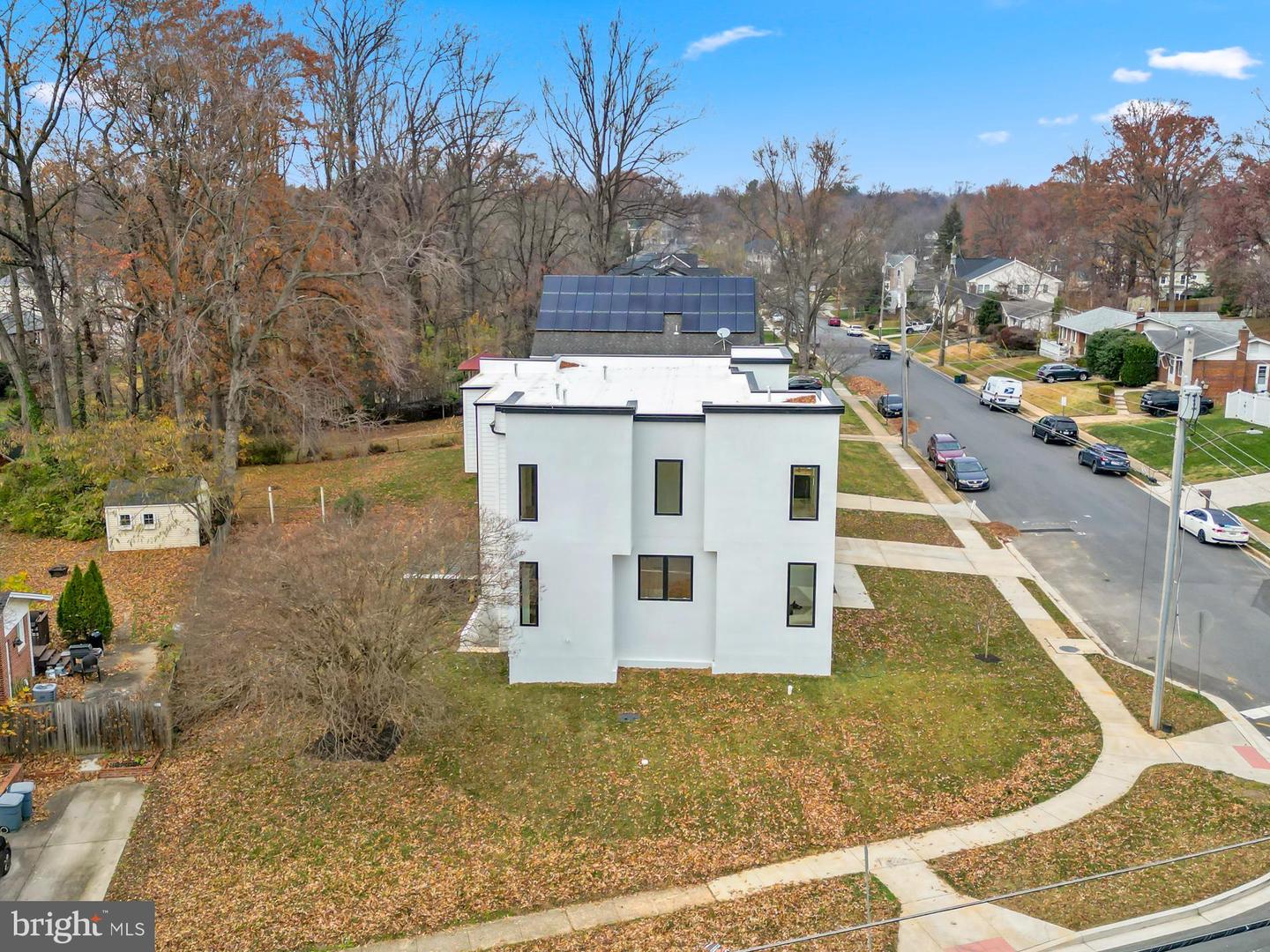 719 MEADOW LN SW, VIENNA, Virginia 22180, 6 Bedrooms Bedrooms, ,6 BathroomsBathrooms,Residential,For sale,719 MEADOW LN SW,VAFX2280146 MLS # VAFX2280146