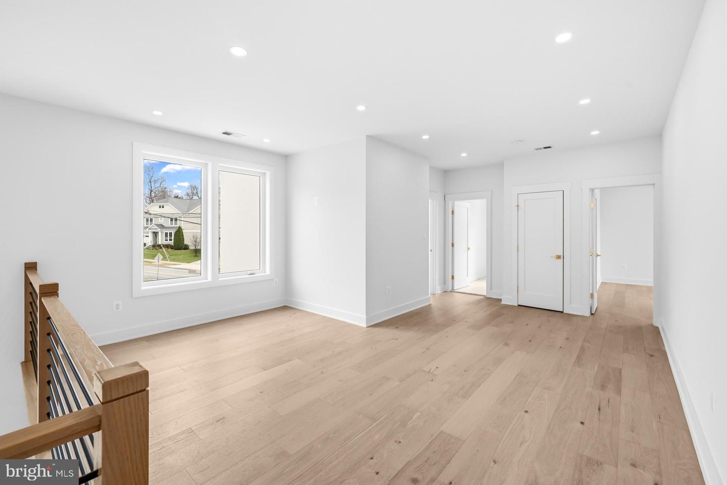 719 MEADOW LN SW, VIENNA, Virginia 22180, 6 Bedrooms Bedrooms, ,6 BathroomsBathrooms,Residential,For sale,719 MEADOW LN SW,VAFX2280146 MLS # VAFX2280146