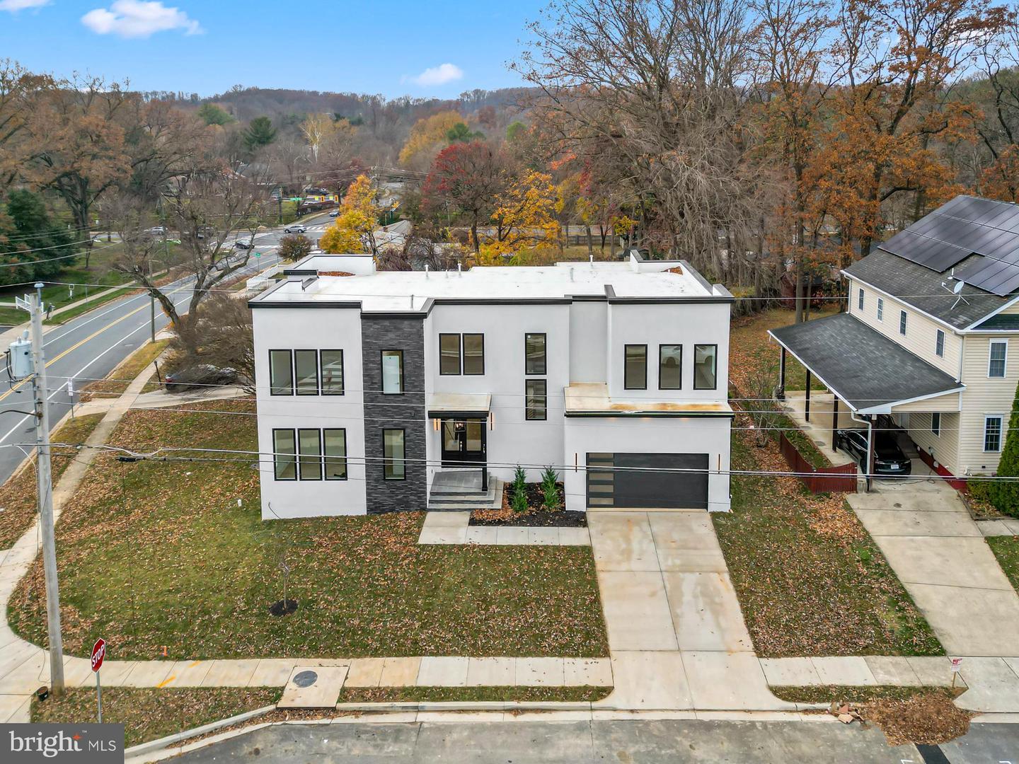 719 MEADOW LN SW, VIENNA, Virginia 22180, 6 Bedrooms Bedrooms, ,6 BathroomsBathrooms,Residential,For sale,719 MEADOW LN SW,VAFX2280146 MLS # VAFX2280146