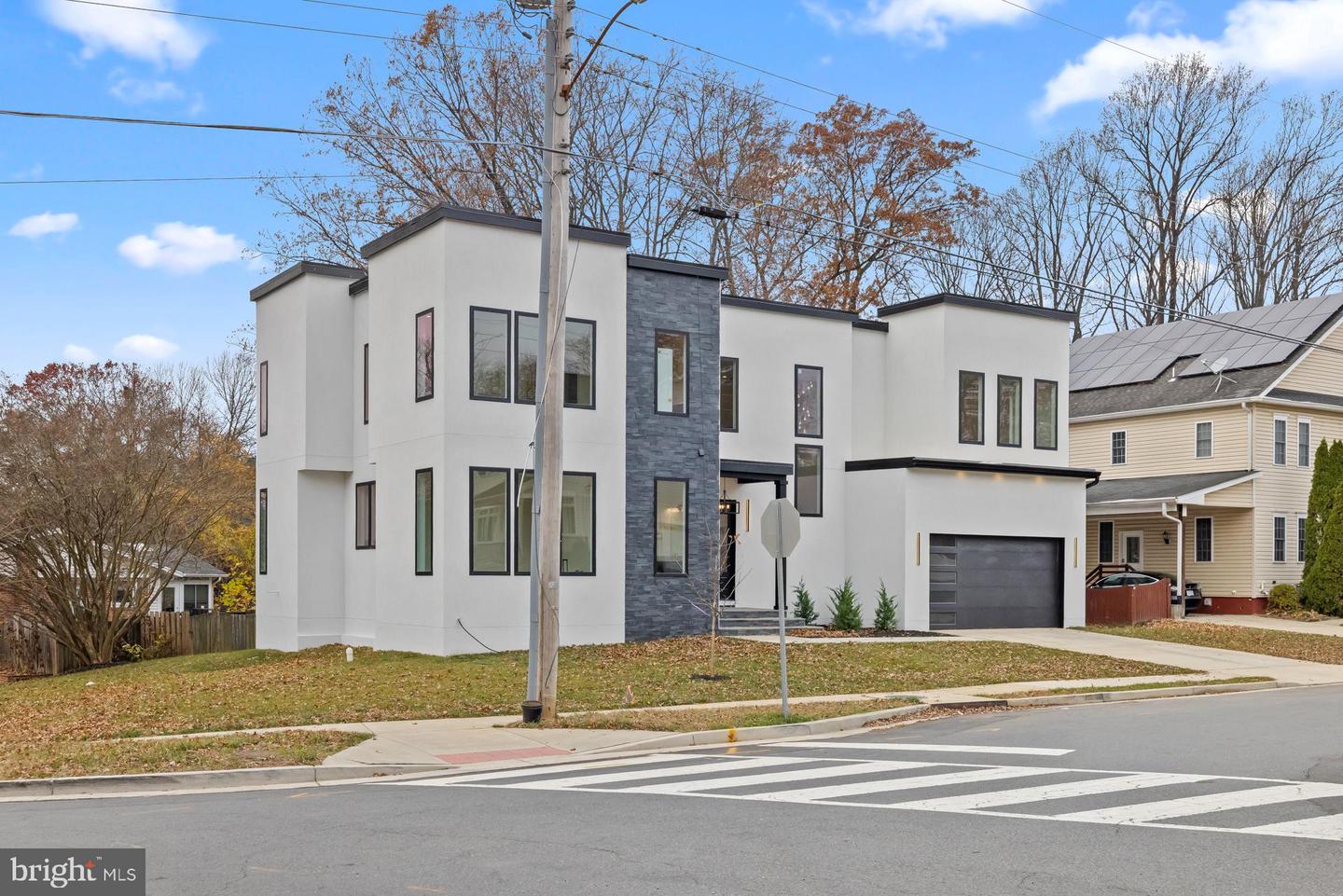 719 MEADOW LN SW, VIENNA, Virginia 22180, 6 Bedrooms Bedrooms, ,6 BathroomsBathrooms,Residential,For sale,719 MEADOW LN SW,VAFX2280146 MLS # VAFX2280146