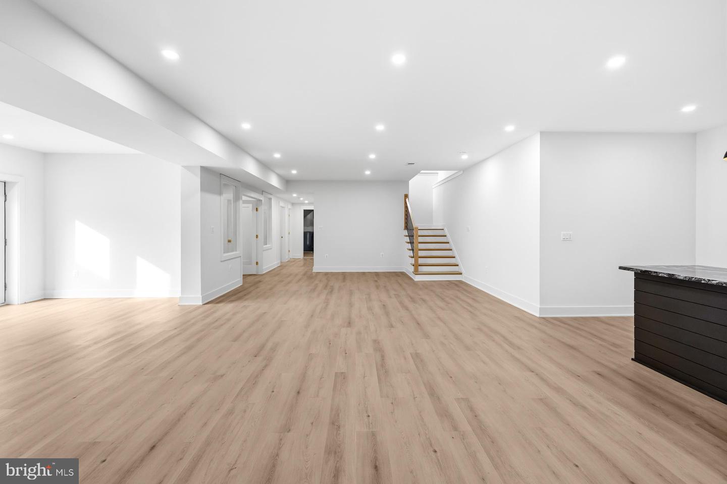 719 MEADOW LN SW, VIENNA, Virginia 22180, 6 Bedrooms Bedrooms, ,6 BathroomsBathrooms,Residential,For sale,719 MEADOW LN SW,VAFX2280146 MLS # VAFX2280146