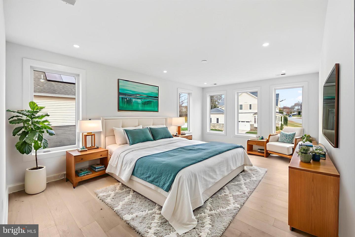 719 MEADOW LN SW, VIENNA, Virginia 22180, 6 Bedrooms Bedrooms, ,6 BathroomsBathrooms,Residential,For sale,719 MEADOW LN SW,VAFX2280146 MLS # VAFX2280146