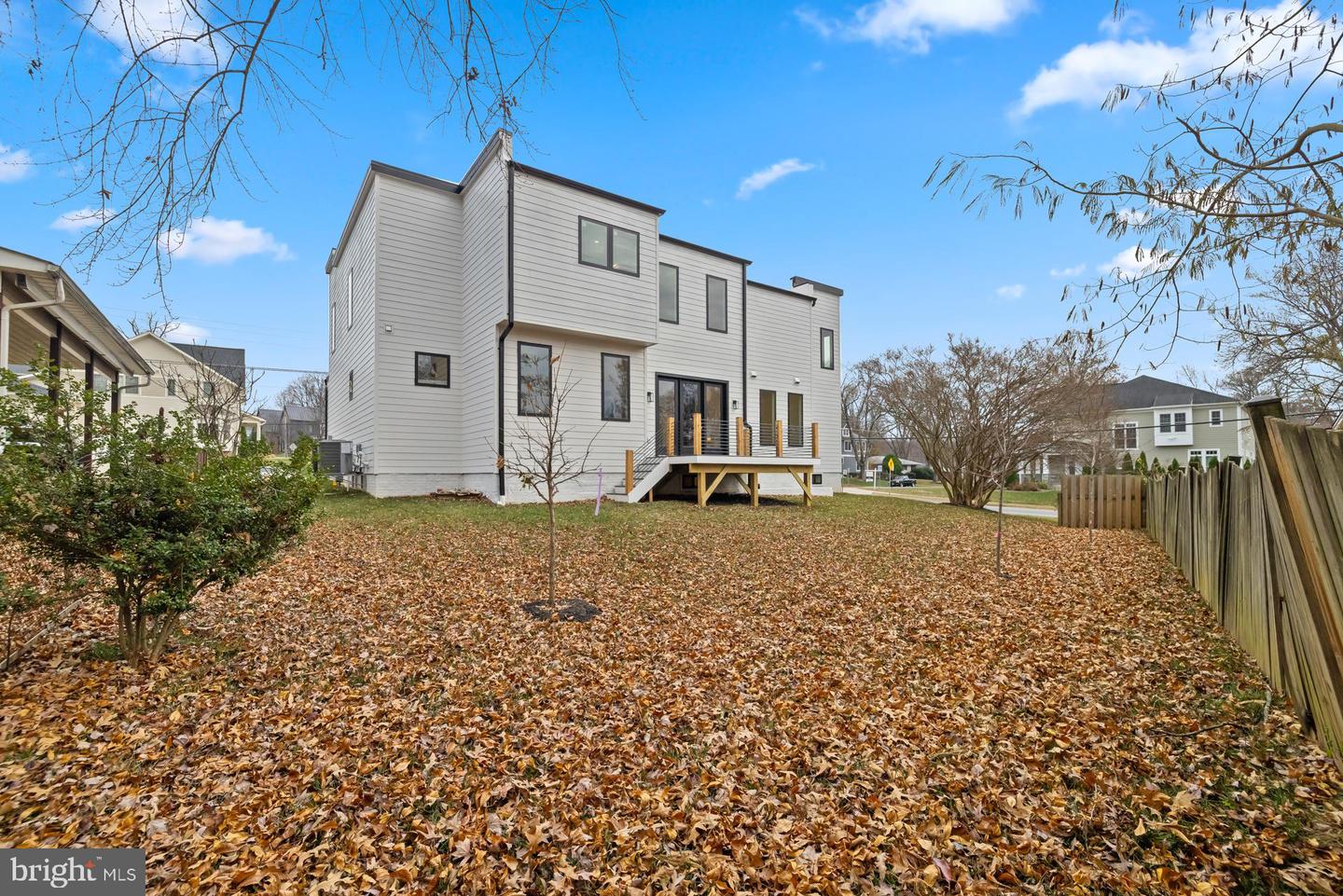 719 MEADOW LN SW, VIENNA, Virginia 22180, 6 Bedrooms Bedrooms, ,6 BathroomsBathrooms,Residential,For sale,719 MEADOW LN SW,VAFX2280146 MLS # VAFX2280146