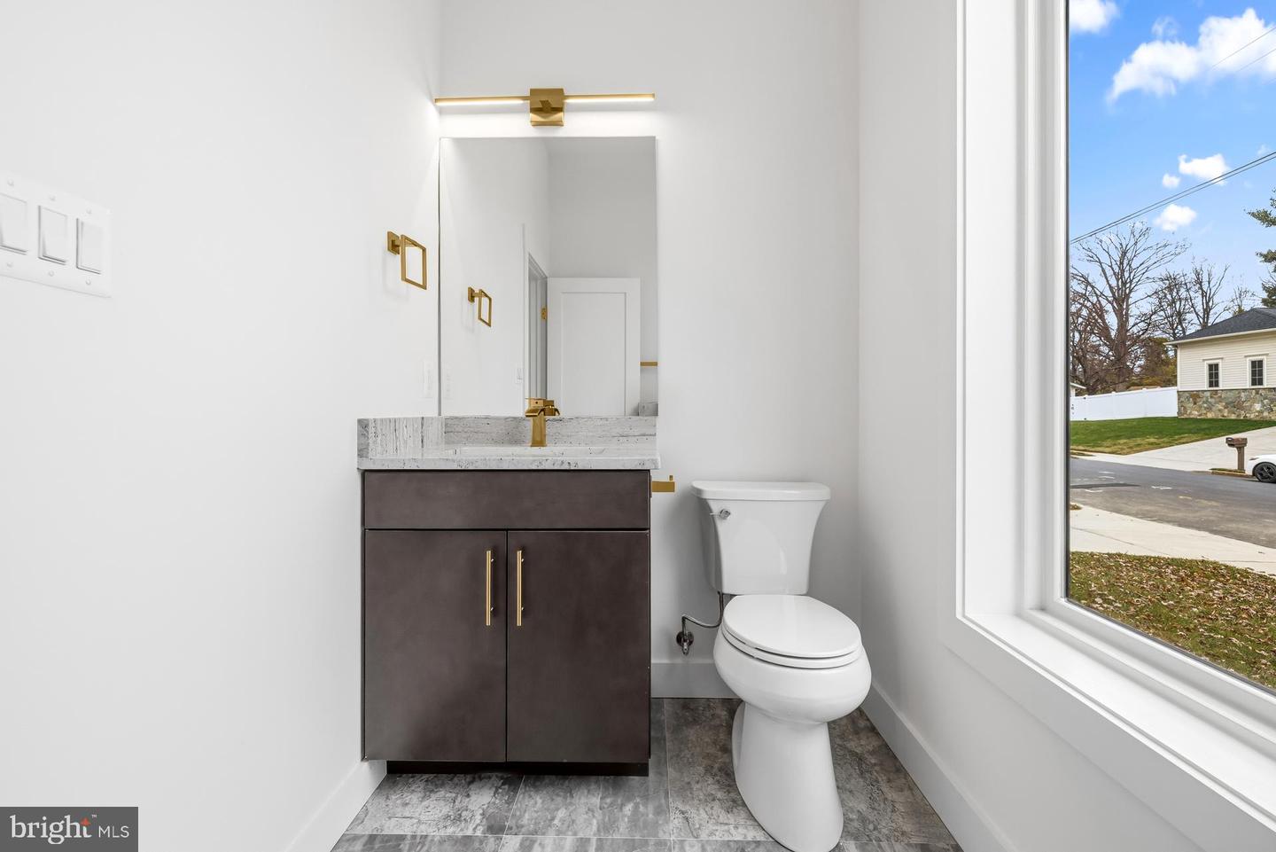 719 MEADOW LN SW, VIENNA, Virginia 22180, 6 Bedrooms Bedrooms, ,6 BathroomsBathrooms,Residential,For sale,719 MEADOW LN SW,VAFX2280146 MLS # VAFX2280146