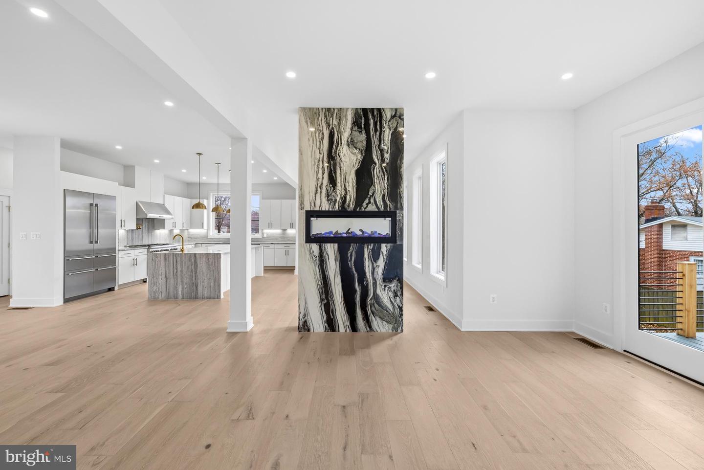 719 MEADOW LN SW, VIENNA, Virginia 22180, 6 Bedrooms Bedrooms, ,6 BathroomsBathrooms,Residential,For sale,719 MEADOW LN SW,VAFX2280146 MLS # VAFX2280146