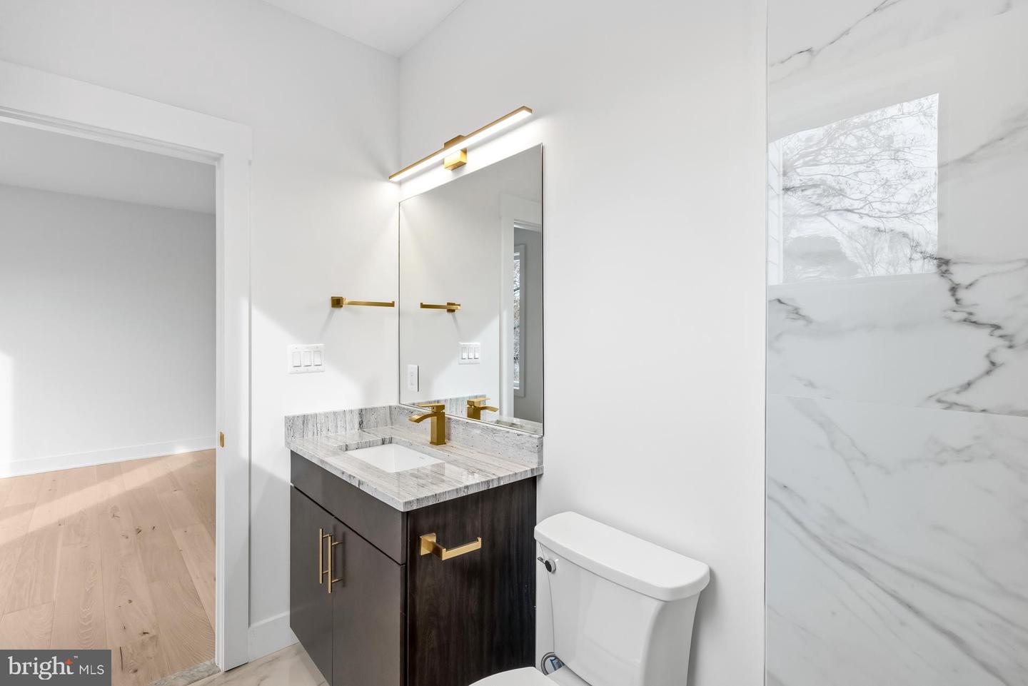 719 MEADOW LN SW, VIENNA, Virginia 22180, 6 Bedrooms Bedrooms, ,6 BathroomsBathrooms,Residential,For sale,719 MEADOW LN SW,VAFX2280146 MLS # VAFX2280146