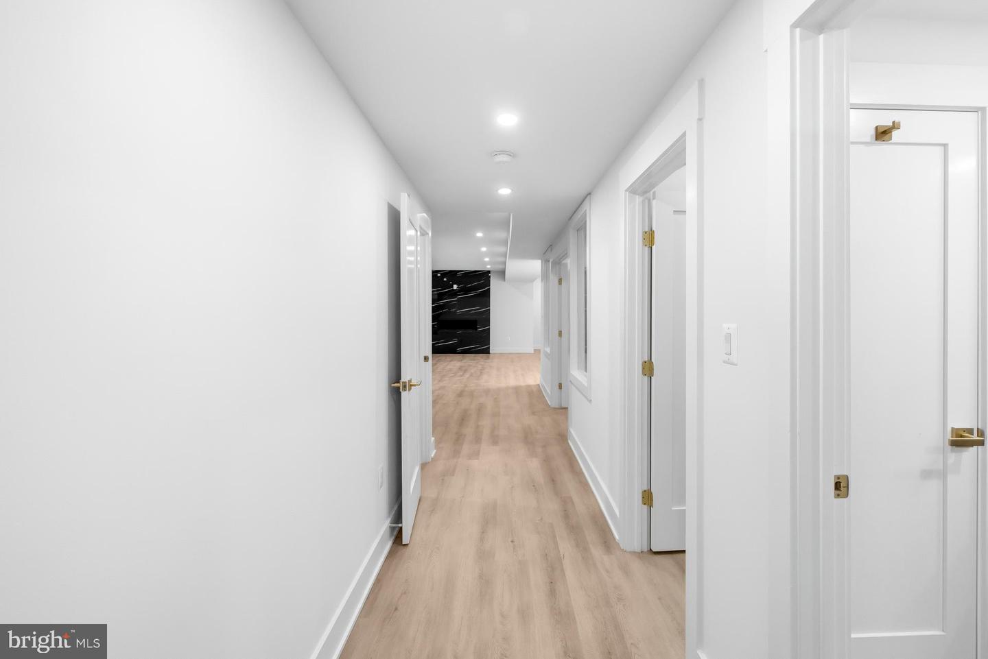 719 MEADOW LN SW, VIENNA, Virginia 22180, 6 Bedrooms Bedrooms, ,6 BathroomsBathrooms,Residential,For sale,719 MEADOW LN SW,VAFX2280146 MLS # VAFX2280146