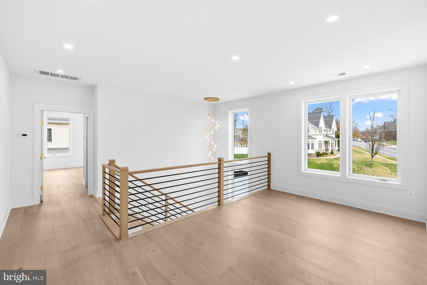 719 MEADOW LN SW, VIENNA, Virginia 22180, 6 Bedrooms Bedrooms, ,6 BathroomsBathrooms,Residential,For sale,719 MEADOW LN SW,VAFX2280146 MLS # VAFX2280146