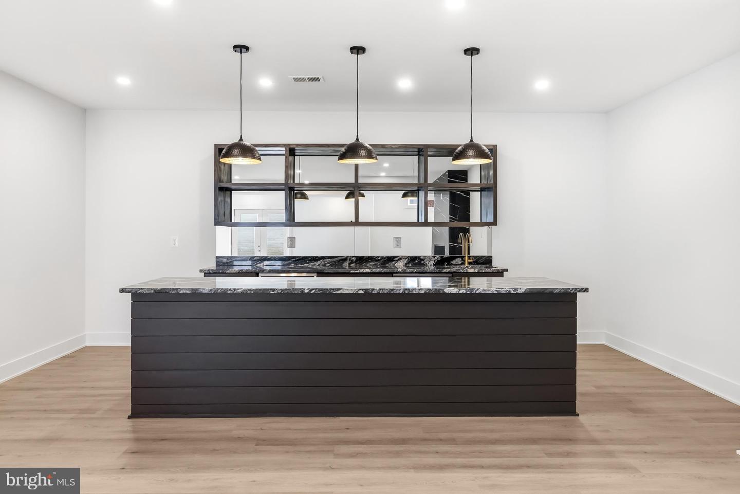 719 MEADOW LN SW, VIENNA, Virginia 22180, 6 Bedrooms Bedrooms, ,6 BathroomsBathrooms,Residential,For sale,719 MEADOW LN SW,VAFX2280146 MLS # VAFX2280146