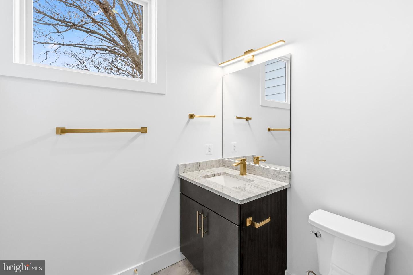 719 MEADOW LN SW, VIENNA, Virginia 22180, 6 Bedrooms Bedrooms, ,6 BathroomsBathrooms,Residential,For sale,719 MEADOW LN SW,VAFX2280146 MLS # VAFX2280146