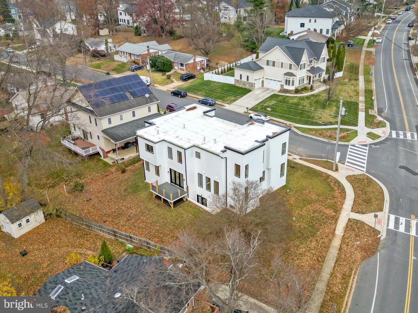 719 MEADOW LN SW, VIENNA, Virginia 22180, 6 Bedrooms Bedrooms, ,6 BathroomsBathrooms,Residential,For sale,719 MEADOW LN SW,VAFX2280146 MLS # VAFX2280146