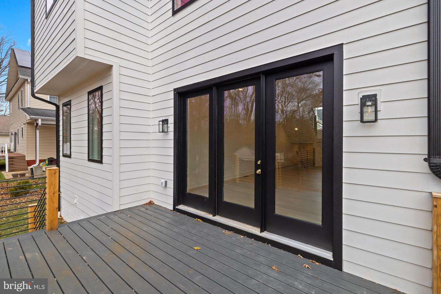 719 MEADOW LN SW, VIENNA, Virginia 22180, 6 Bedrooms Bedrooms, ,6 BathroomsBathrooms,Residential,For sale,719 MEADOW LN SW,VAFX2280146 MLS # VAFX2280146