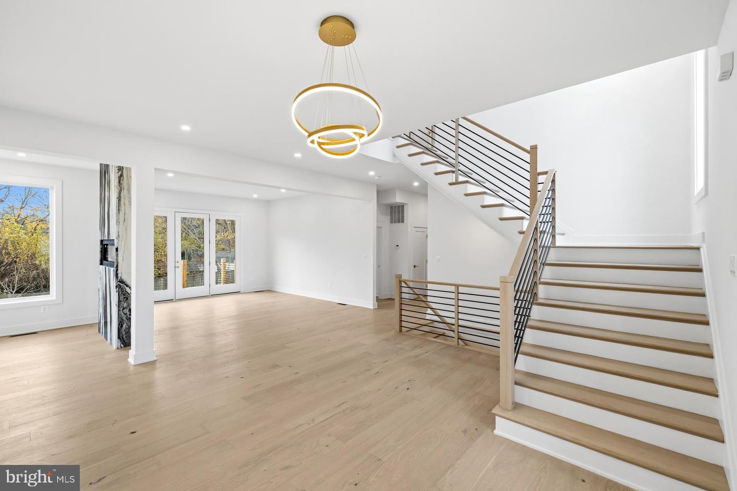 719 MEADOW LN SW, VIENNA, Virginia 22180, 6 Bedrooms Bedrooms, ,6 BathroomsBathrooms,Residential,For sale,719 MEADOW LN SW,VAFX2280146 MLS # VAFX2280146