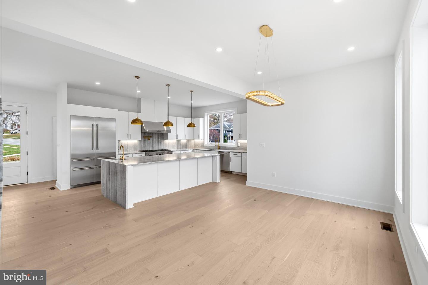 719 MEADOW LN SW, VIENNA, Virginia 22180, 6 Bedrooms Bedrooms, ,6 BathroomsBathrooms,Residential,For sale,719 MEADOW LN SW,VAFX2280146 MLS # VAFX2280146