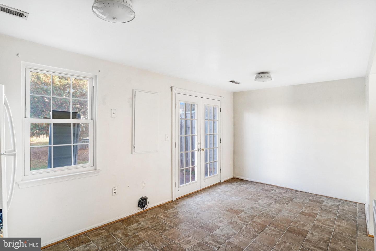 8329 GEORGIAN CT, MANASSAS, Virginia 20110, 3 Bedrooms Bedrooms, ,2 BathroomsBathrooms,Residential,For sale,8329 GEORGIAN CT,VAMN2009542 MLS # VAMN2009542