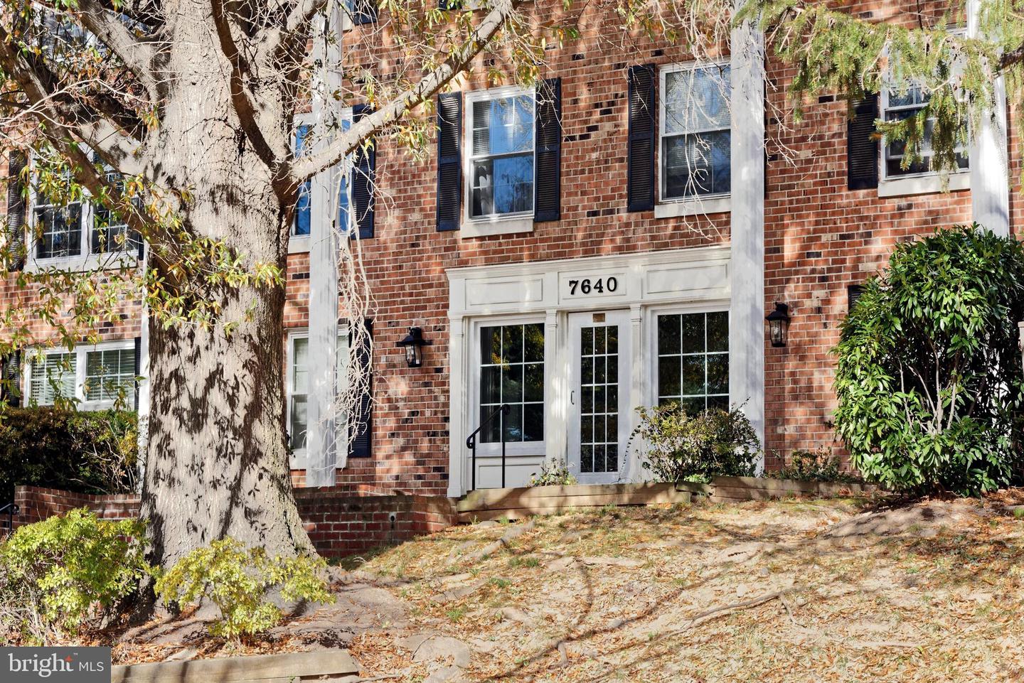 7640 TREMAYNE #202, MCLEAN, Virginia 22102, 2 Bedrooms Bedrooms, ,2 BathroomsBathrooms,Residential,For sale,7640 TREMAYNE #202,VAFX2277556 MLS # VAFX2277556