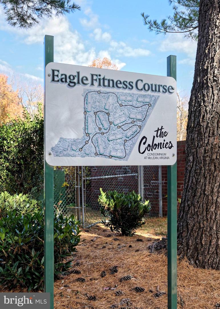 7640 TREMAYNE #202, MCLEAN, Virginia 22102, 2 Bedrooms Bedrooms, ,2 BathroomsBathrooms,Residential,For sale,7640 TREMAYNE #202,VAFX2277556 MLS # VAFX2277556