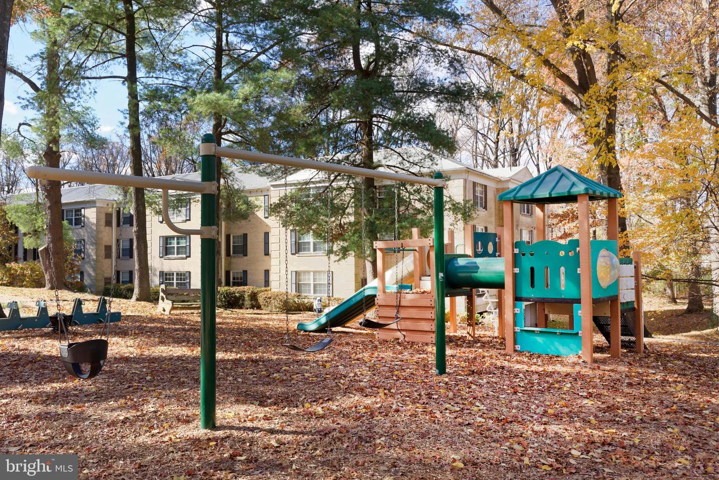 7640 TREMAYNE #202, MCLEAN, Virginia 22102, 2 Bedrooms Bedrooms, ,2 BathroomsBathrooms,Residential,For sale,7640 TREMAYNE #202,VAFX2277556 MLS # VAFX2277556