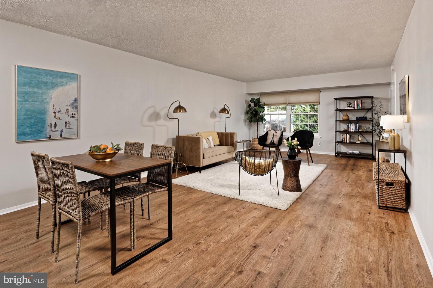 7640 TREMAYNE #202, MCLEAN, Virginia 22102, 2 Bedrooms Bedrooms, ,2 BathroomsBathrooms,Residential,For sale,7640 TREMAYNE #202,VAFX2277556 MLS # VAFX2277556