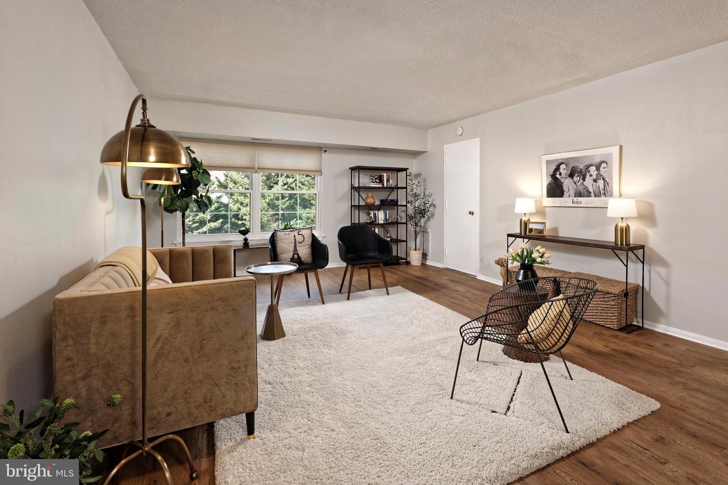 7640 TREMAYNE #202, MCLEAN, Virginia 22102, 2 Bedrooms Bedrooms, ,2 BathroomsBathrooms,Residential,For sale,7640 TREMAYNE #202,VAFX2277556 MLS # VAFX2277556