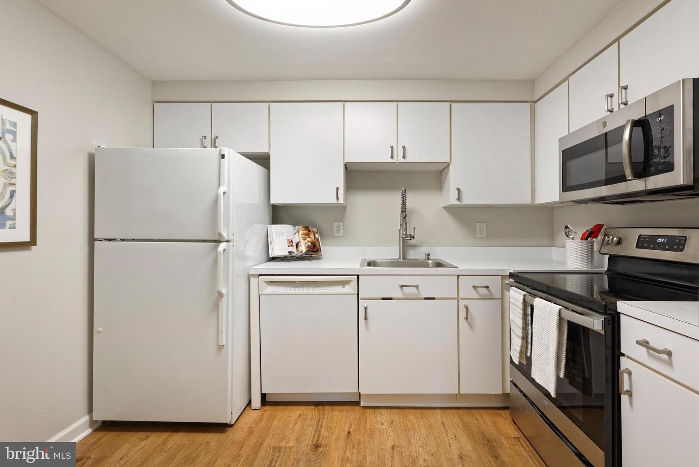 7640 TREMAYNE #202, MCLEAN, Virginia 22102, 2 Bedrooms Bedrooms, ,2 BathroomsBathrooms,Residential,For sale,7640 TREMAYNE #202,VAFX2277556 MLS # VAFX2277556