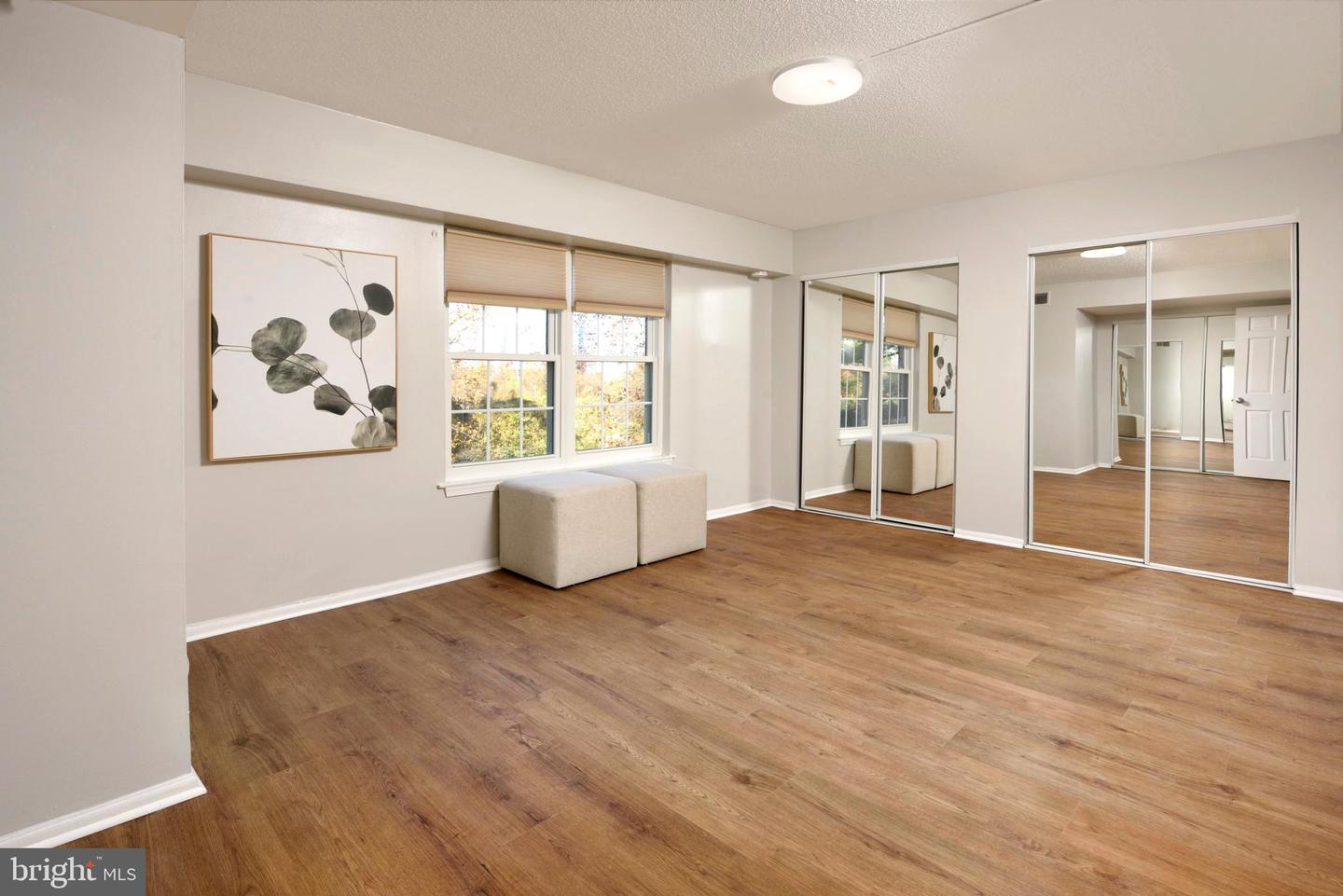 7640 TREMAYNE #202, MCLEAN, Virginia 22102, 2 Bedrooms Bedrooms, ,2 BathroomsBathrooms,Residential,For sale,7640 TREMAYNE #202,VAFX2277556 MLS # VAFX2277556
