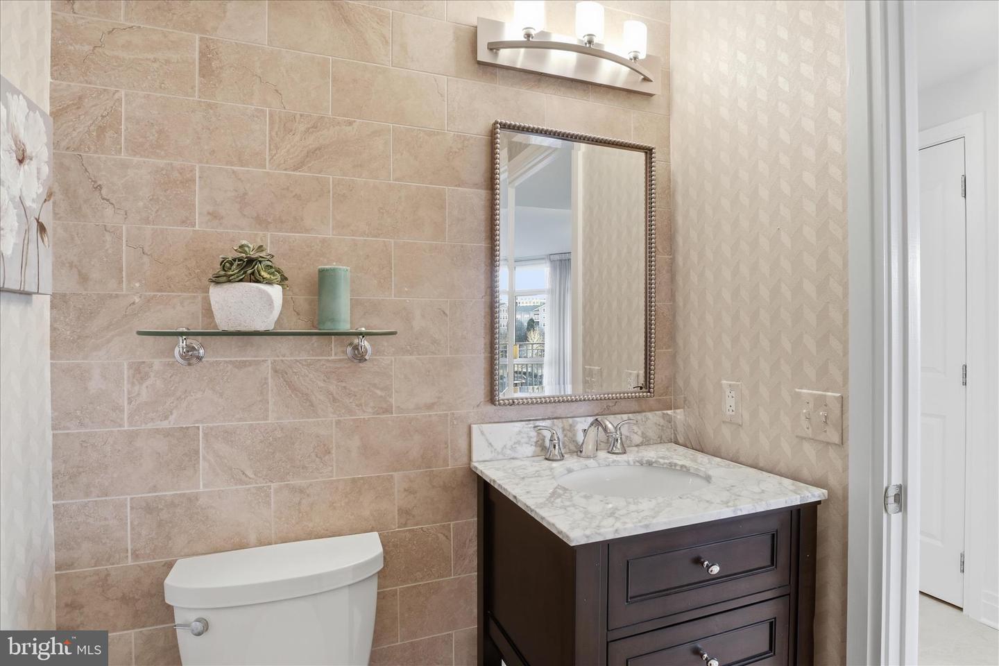 8220 CRESTWOOD HEIGHTS DR #807, MCLEAN, Virginia 22102, 2 Bedrooms Bedrooms, 6 Rooms Rooms,2 BathroomsBathrooms,Residential,For sale,8220 CRESTWOOD HEIGHTS DR #807,VAFX2278278 MLS # VAFX2278278