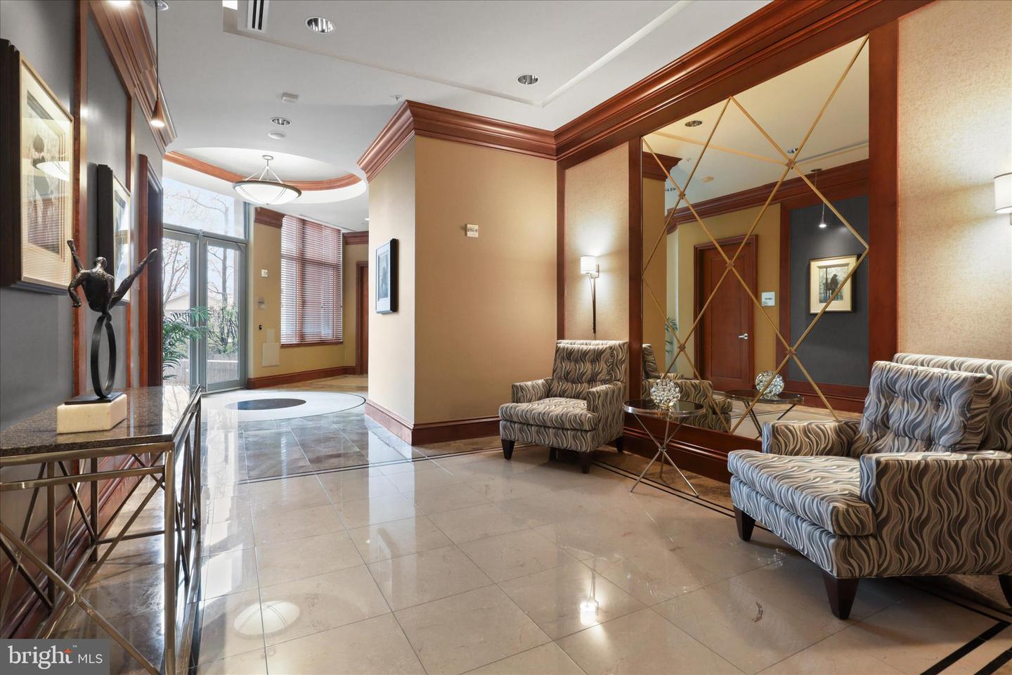 8220 CRESTWOOD HEIGHTS DR #807, MCLEAN, Virginia 22102, 2 Bedrooms Bedrooms, 6 Rooms Rooms,2 BathroomsBathrooms,Residential,For sale,8220 CRESTWOOD HEIGHTS DR #807,VAFX2278278 MLS # VAFX2278278