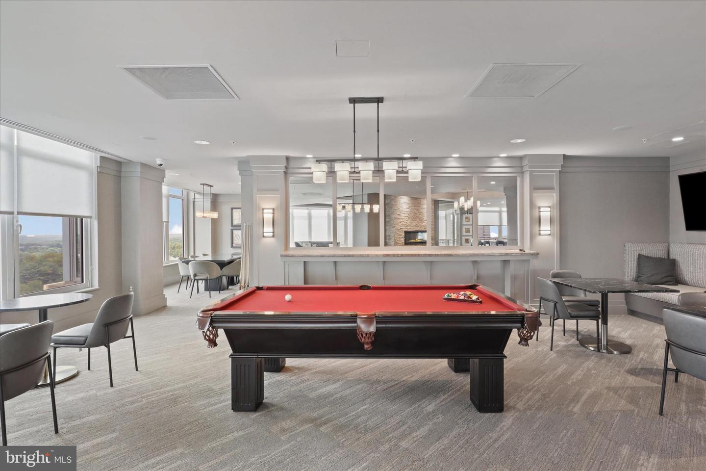 8220 CRESTWOOD HEIGHTS DR #807, MCLEAN, Virginia 22102, 2 Bedrooms Bedrooms, 6 Rooms Rooms,2 BathroomsBathrooms,Residential,For sale,8220 CRESTWOOD HEIGHTS DR #807,VAFX2278278 MLS # VAFX2278278