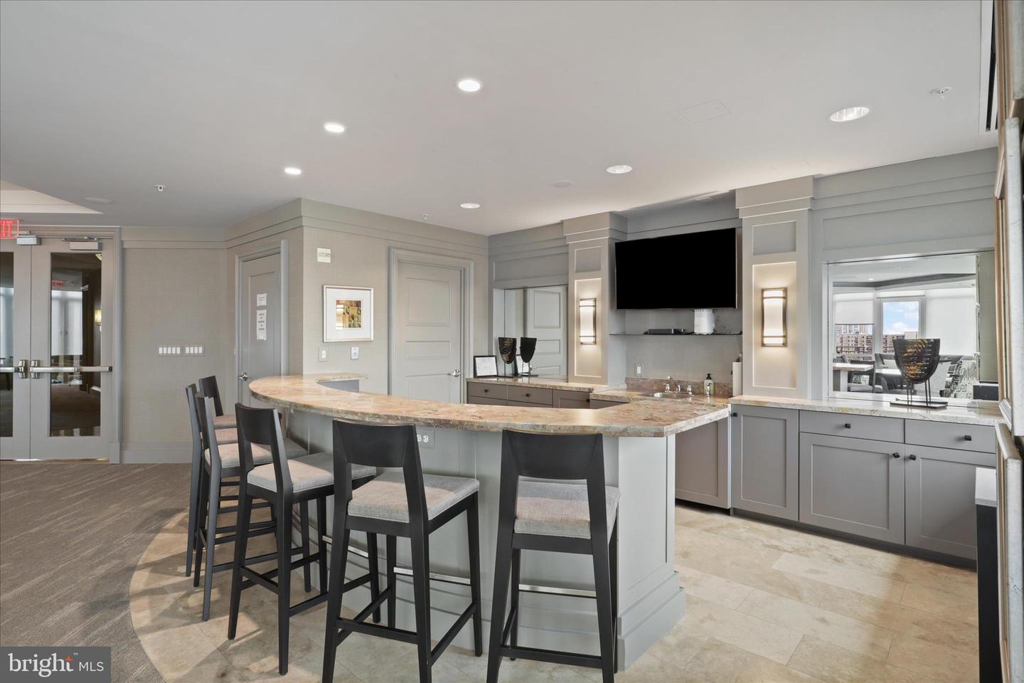 8220 CRESTWOOD HEIGHTS DR #807, MCLEAN, Virginia 22102, 2 Bedrooms Bedrooms, 6 Rooms Rooms,2 BathroomsBathrooms,Residential,For sale,8220 CRESTWOOD HEIGHTS DR #807,VAFX2278278 MLS # VAFX2278278