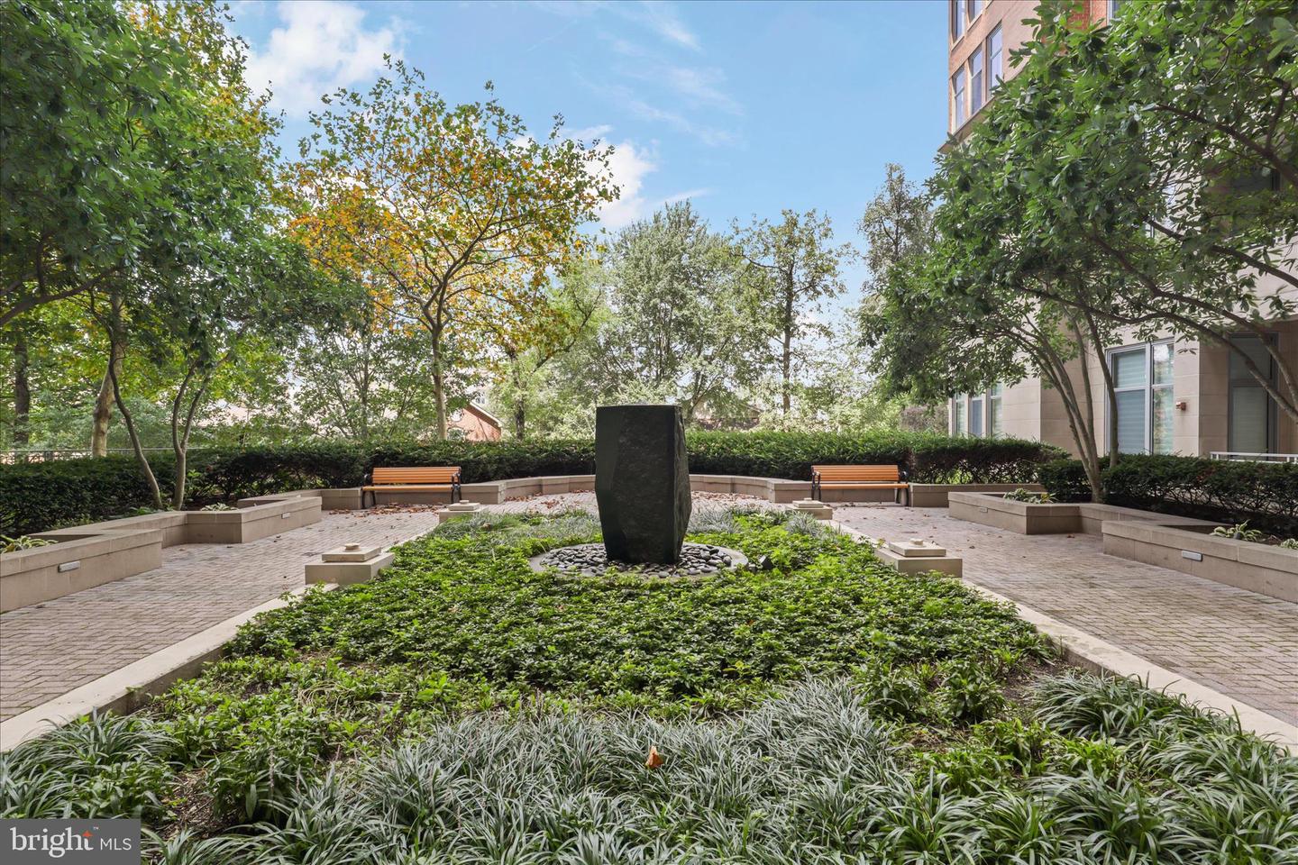 8220 CRESTWOOD HEIGHTS DR #807, MCLEAN, Virginia 22102, 2 Bedrooms Bedrooms, 6 Rooms Rooms,2 BathroomsBathrooms,Residential,For sale,8220 CRESTWOOD HEIGHTS DR #807,VAFX2278278 MLS # VAFX2278278