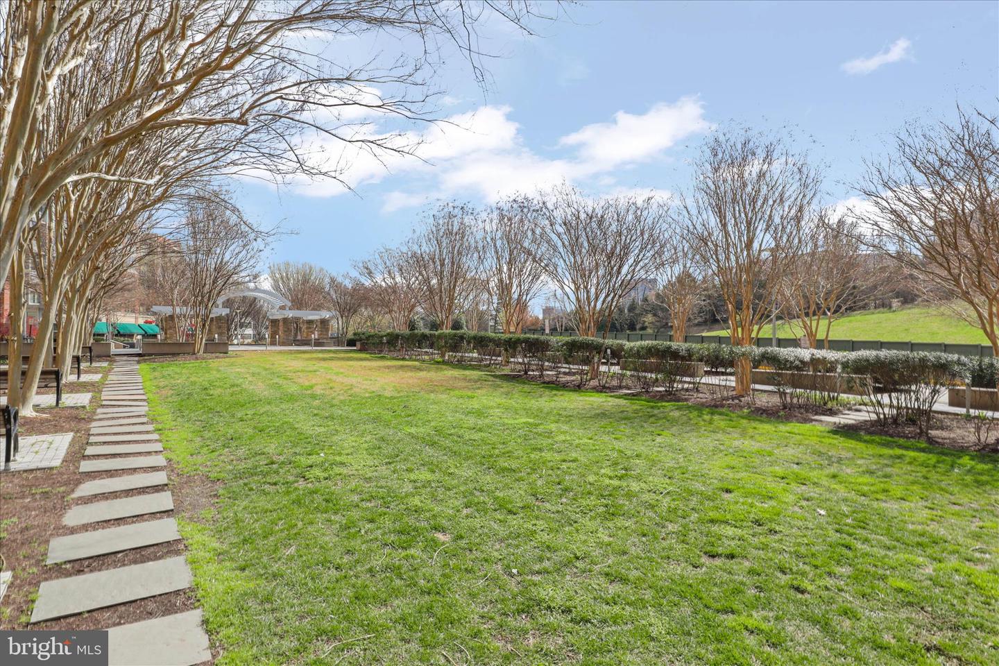 8220 CRESTWOOD HEIGHTS DR #807, MCLEAN, Virginia 22102, 2 Bedrooms Bedrooms, 6 Rooms Rooms,2 BathroomsBathrooms,Residential,For sale,8220 CRESTWOOD HEIGHTS DR #807,VAFX2278278 MLS # VAFX2278278