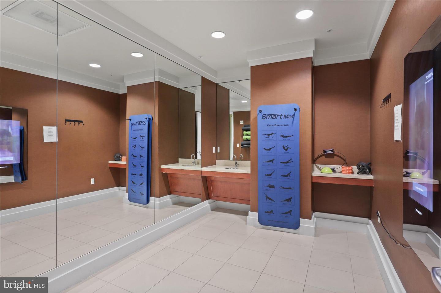 8220 CRESTWOOD HEIGHTS DR #807, MCLEAN, Virginia 22102, 2 Bedrooms Bedrooms, 6 Rooms Rooms,2 BathroomsBathrooms,Residential,For sale,8220 CRESTWOOD HEIGHTS DR #807,VAFX2278278 MLS # VAFX2278278