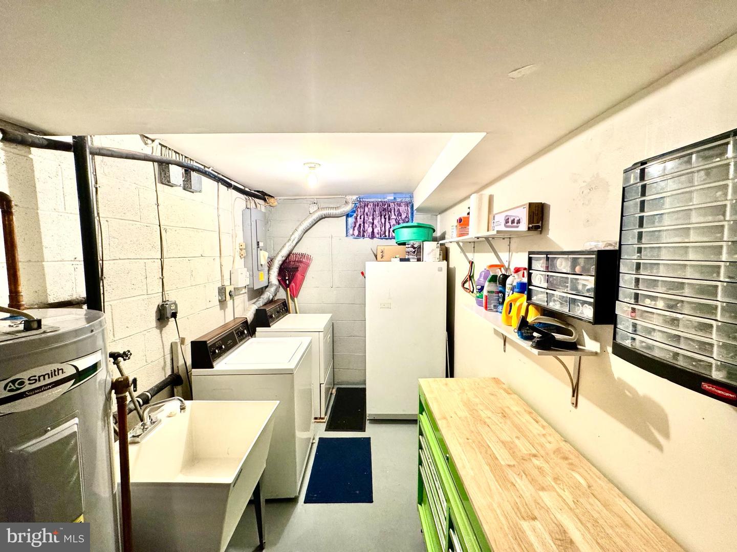 13711 PENWITH CT, CHANTILLY, Virginia 20151, 3 Bedrooms Bedrooms, 7 Rooms Rooms,2 BathroomsBathrooms,Residential,For sale,13711 PENWITH CT,VAFX2279022 MLS # VAFX2279022