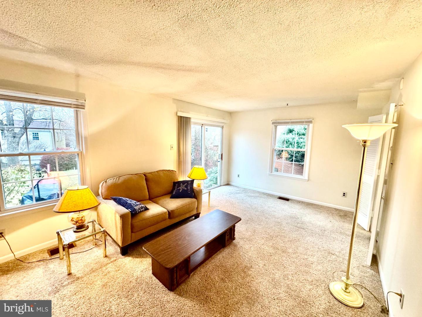 13711 PENWITH CT, CHANTILLY, Virginia 20151, 3 Bedrooms Bedrooms, 7 Rooms Rooms,2 BathroomsBathrooms,Residential,For sale,13711 PENWITH CT,VAFX2279022 MLS # VAFX2279022