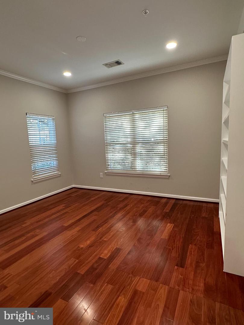 12020 TALIESIN PL #15, RESTON, Virginia 20190, 2 Bedrooms Bedrooms, ,2 BathroomsBathrooms,Residential,For sale,12020 TALIESIN PL #15,VAFX2280154 MLS # VAFX2280154