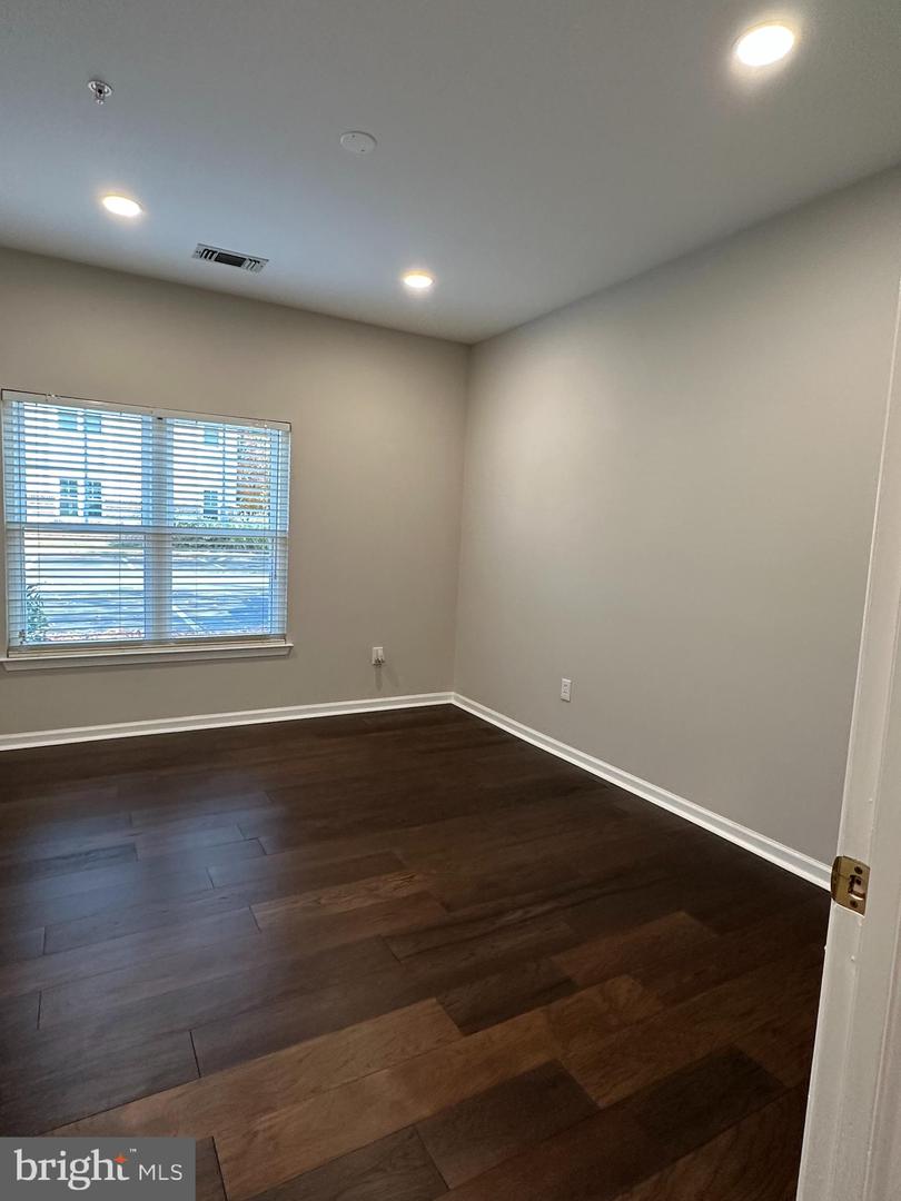 12020 TALIESIN PL #15, RESTON, Virginia 20190, 2 Bedrooms Bedrooms, ,2 BathroomsBathrooms,Residential,For sale,12020 TALIESIN PL #15,VAFX2280154 MLS # VAFX2280154