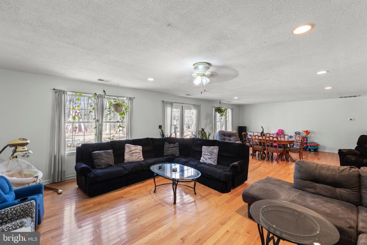 308 LAUREL DR, CROSS JUNCTION, Virginia 22625, 4 Bedrooms Bedrooms, 13 Rooms Rooms,2 BathroomsBathrooms,Residential,For sale,308 LAUREL DR,VAFV2037444 MLS # VAFV2037444