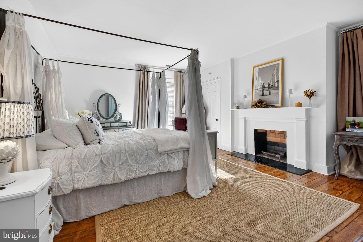 140 CULPEPER ST, WARRENTON, Virginia 20186, 4 Bedrooms Bedrooms, ,5 BathroomsBathrooms,Residential,For sale,140 CULPEPER ST,VAFQ2019456 MLS # VAFQ2019456 140 CULPEPER ST, WARRENTON, Virginia 20186, 4 Bedrooms Bedrooms, ,5 BathroomsBathrooms,Residential,For sale,140 CULPEPER ST,VAFQ2019456 MLS # VAFQ2019456